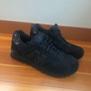 New price! New Balance Men’s shoes 574